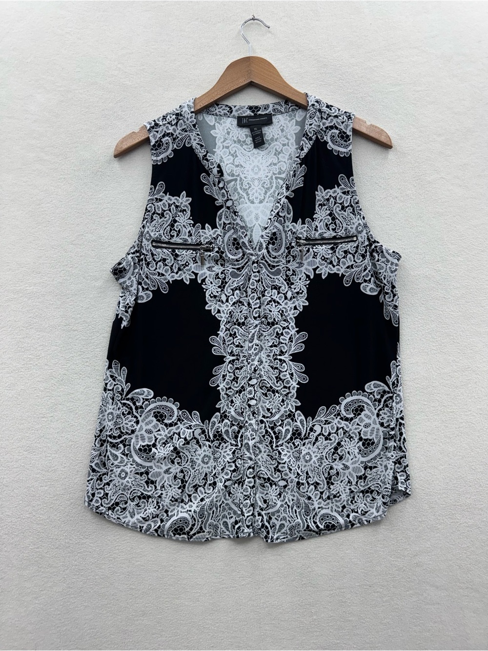 INC International Concepts Women’s XL Sleeveless Top Black White Floral